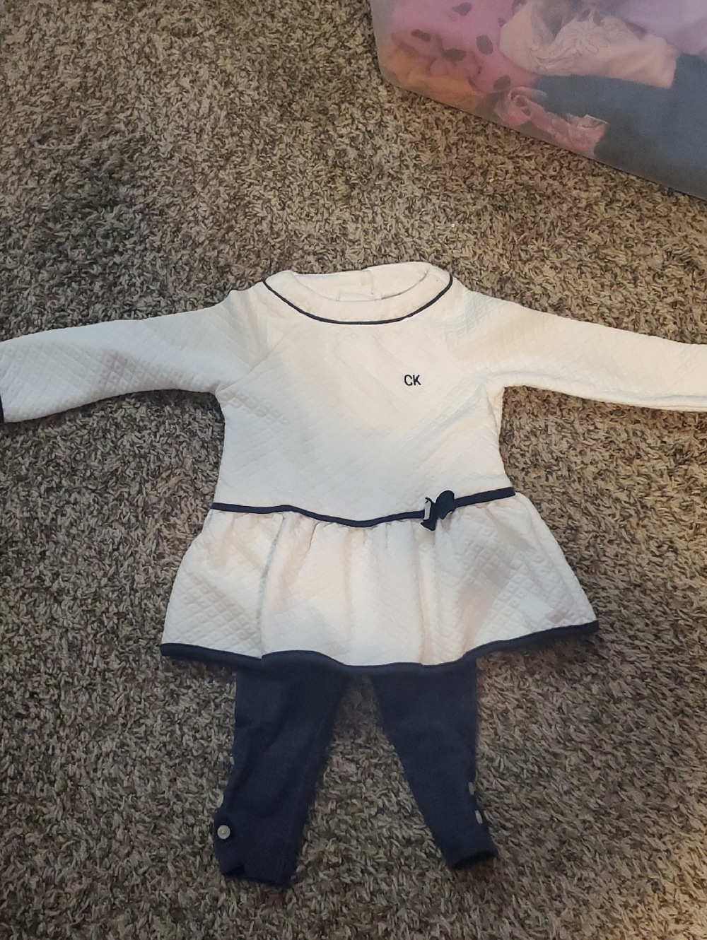 Calvin Klein White Quilted Top with Navy Trim and Navy Leggings Set